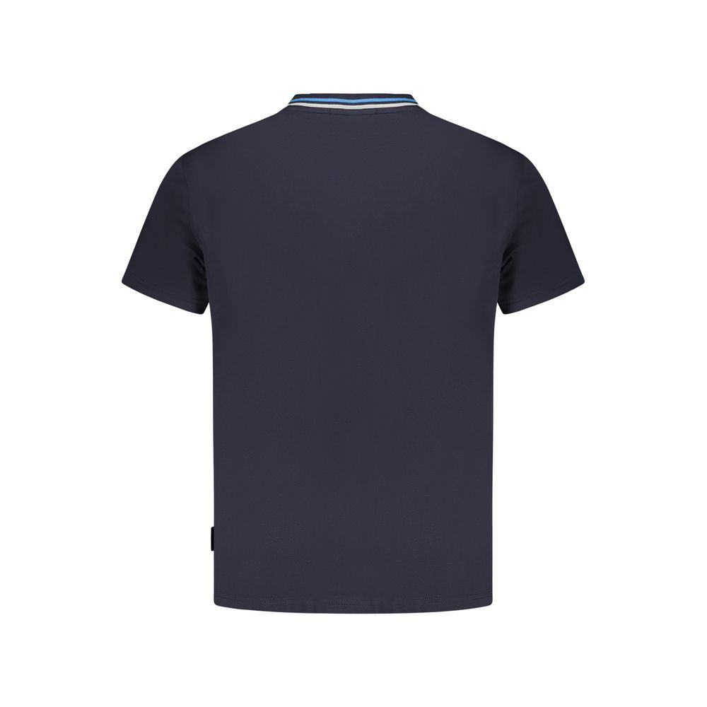T-Shirt by Napapijri for men in organic cotton blue features an edgy silhouette, meticulously detailed with a sophisticated and for a truly edgy finish.