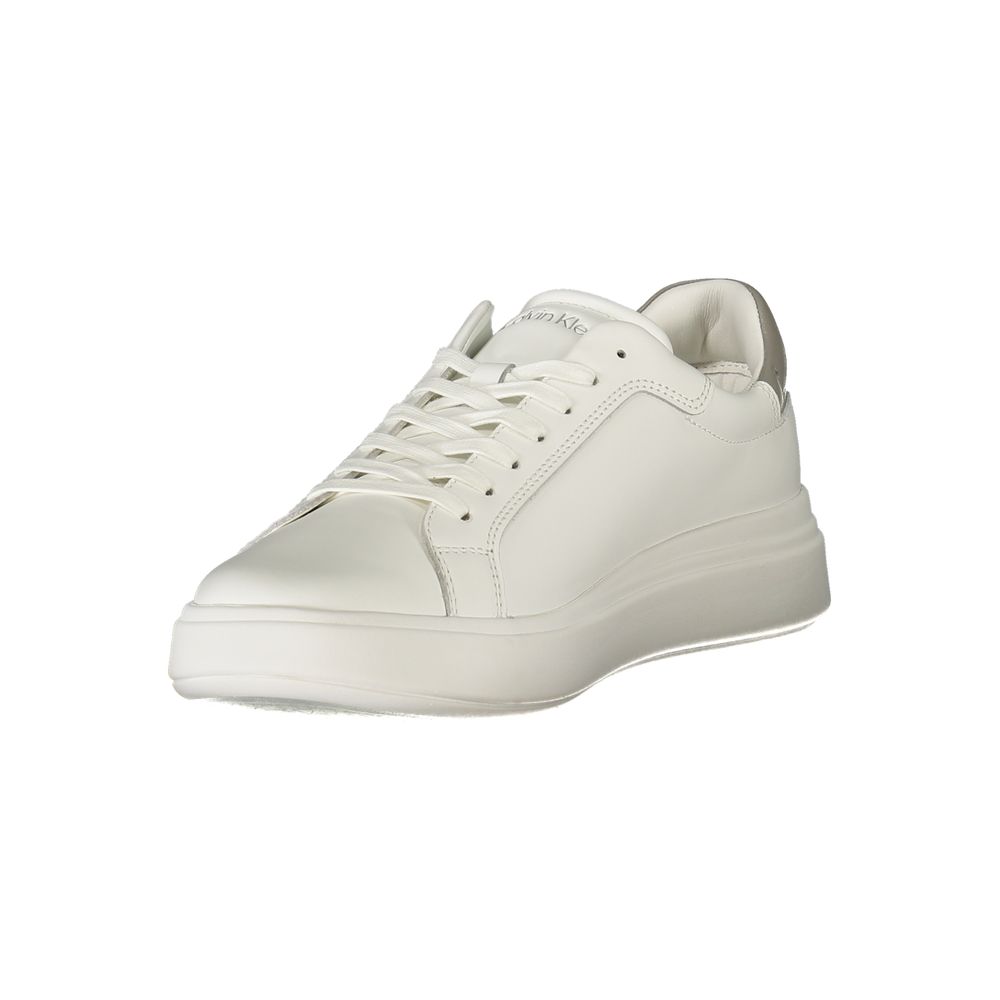 Sneakers by Calvin Klein for men in polyester gray, white & print features a sumptuous design, perfectly showcasing the sumptuous fashion style of this Men's Fashion Polyester Sneakers.