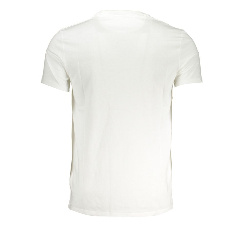 T-Shirt by Timberland for men in cotton white features an edgy silhouette, meticulously detailed with a sophisticated and for a truly edgy finish.