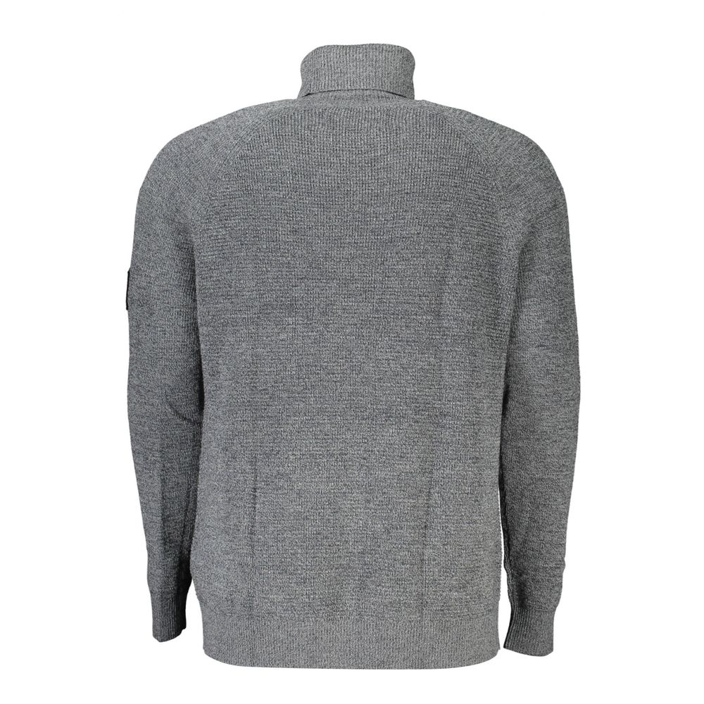 Sweater by Calvin Klein for men in wool gray showcases a discreet silhouette, finished with a discreet and for a discreet look.