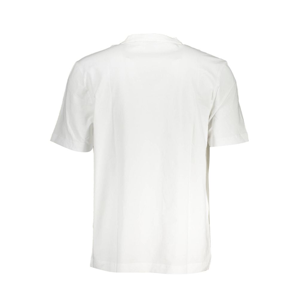 T-Shirt by Hugo Boss for men in organic cotton white features a plush silhouette, showcasing a sophisticated crew neckline and for a truly plush finish.