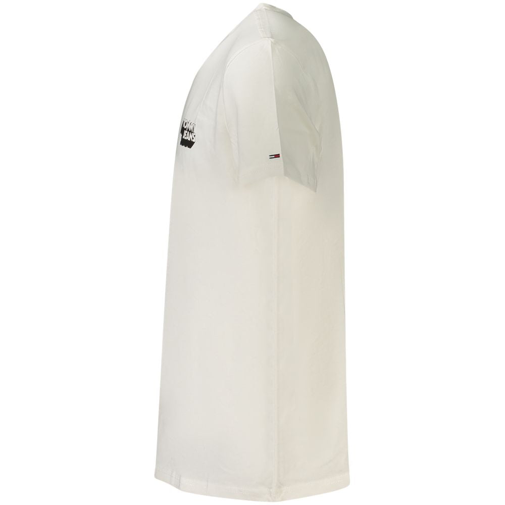 T-Shirt by Tommy Hilfiger for men in cotton white showcases a dramatic silhouette, elegantly detailed with a dramatic and for a truly dramatic finish.