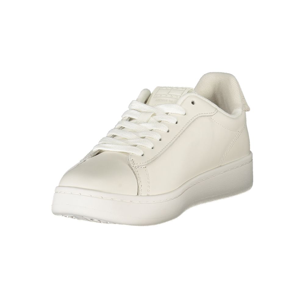 Sneakers by Tommy Hilfiger for women in polyester polyurethane leather white & patterned features an sumptuous silhouette, showcasing the premium Ecru Women's Low-Top Polyester Polyurethane Leather Sneakers in a sumptuous low-top style that offers a sumptuous finish for refined style.