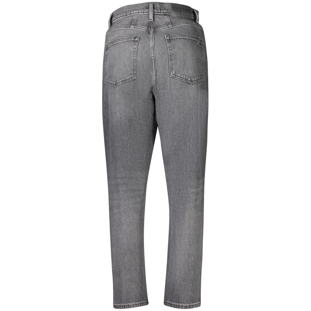 Jeans by Tommy Hilfiger for women in stretch denim cotton black features a refined silhouette with a refined tapered-leg & mom, defined by a and a refined long for a refined finish.