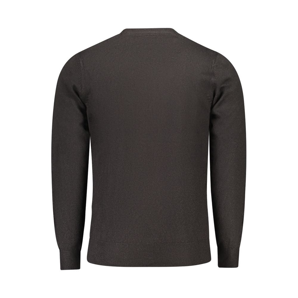 Sweatshirt by North Sails for men in nylon black showcases a slouchy chic silhouette, artfully detailed with a slouchy chic crew neckline and for a slouchy chic finish.