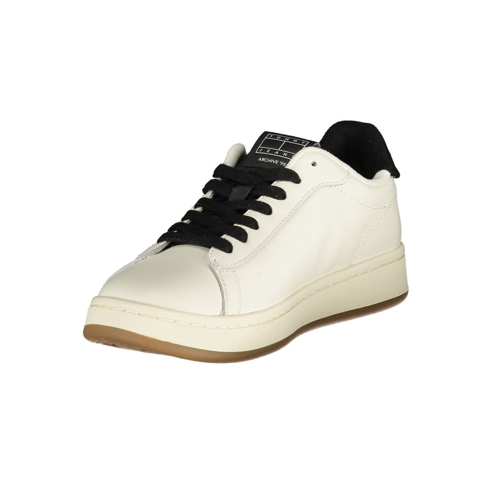 Sneakers by Tommy Hilfiger for women in polyester leather black, white & print features an sumptuous silhouette, showcasing the premium Ecru Women's Low-Top Polyester Leather Sneakers in a sumptuous low-top style that offers a sumptuous finish for refined style.