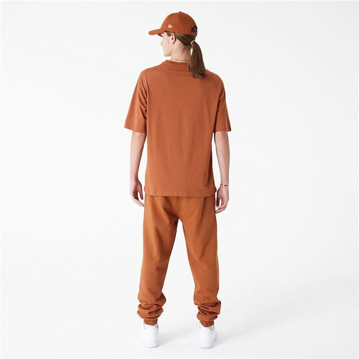 V5H2541CB5DFC7653035CB957F37267970ER4573264P2