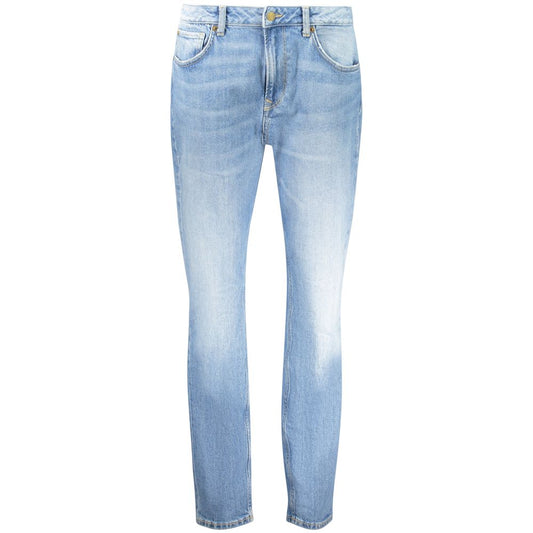 Jeans by Pepe Jeans for women in denim cotton blue presents a refined pantology silhouette, artfully defined by a refined pantology tapered-leg, long, and a sophisticated .