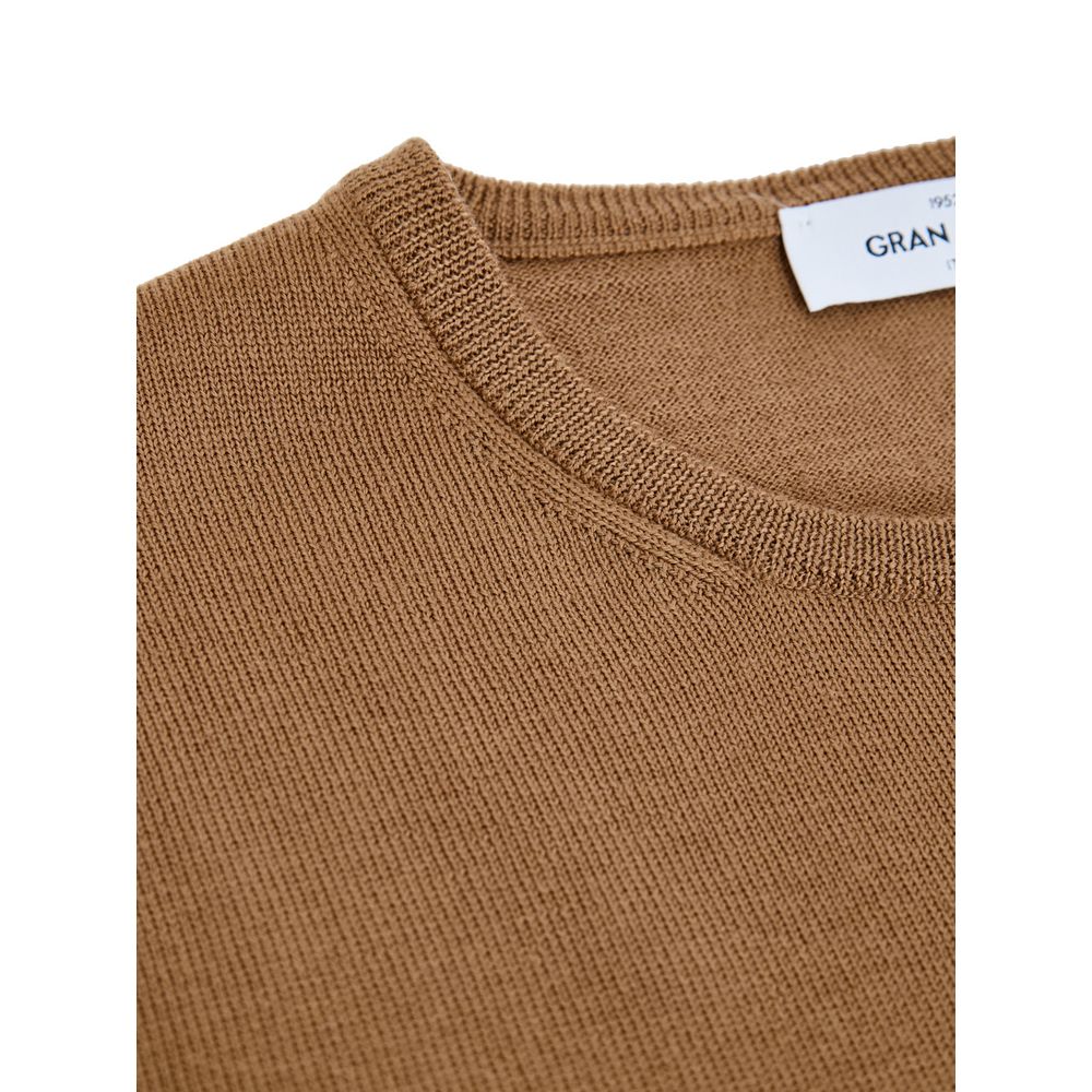 Sweatshirt by Gran Sasso for men in cashmere & viscose brown features an enviable silhouette, showcasing a premium and refined round neckline for a truly enviable finish.