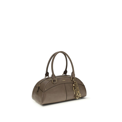 Large Bowling Handbag by Chloé for women in bos taurus calfskin leather gray features a exquisite silhouette, showcasing a secure zipper and exquisite with versatile handle for a exquisite finish.