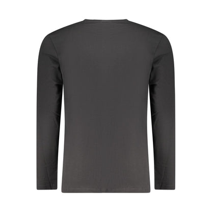 T-Shirt by Hugo Boss for men in stretch cotton black showcases a dramatic silhouette, elegantly detailed with a dramatic and for a truly dramatic finish.