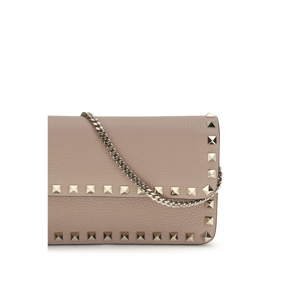 Cardholder Wallet by Valentino Garavani for women in bos taurus calfskin leather beige & signature showcases a refined silhouette, artfully capturing the essence of the refined Rockstud Bos Taurus Calfskin Leather Cardholder Wallet design with functional card-organization compact-design.
