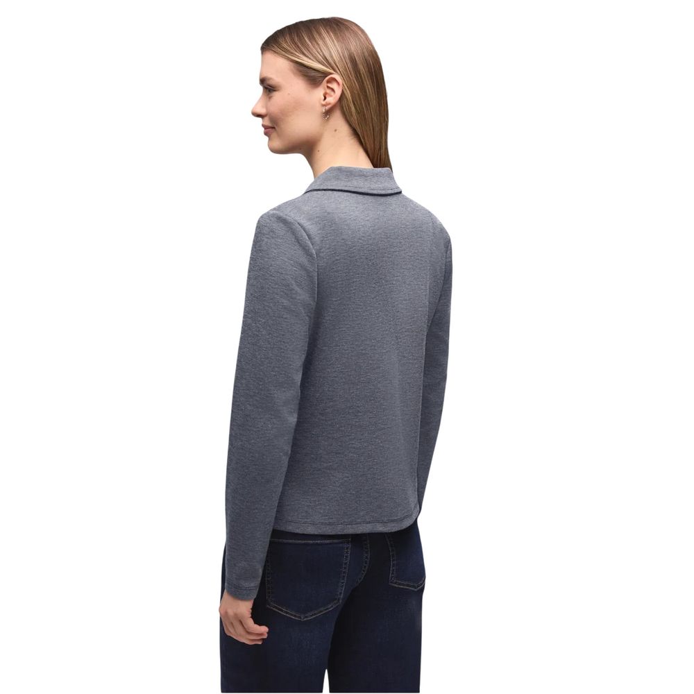Blazer by Street One for women in stretch viscose blue presents a distinguished silhouette, detailed with a distinguished and distinctive for a truly sophisticated finish.