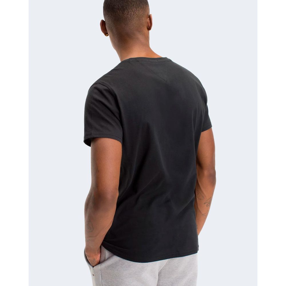 T-Shirt by Tommy Hilfiger Jeans for men in cotton black showcases a chic silhouette, artfully detailed with a chic v-neck neckline and for a chic finish.