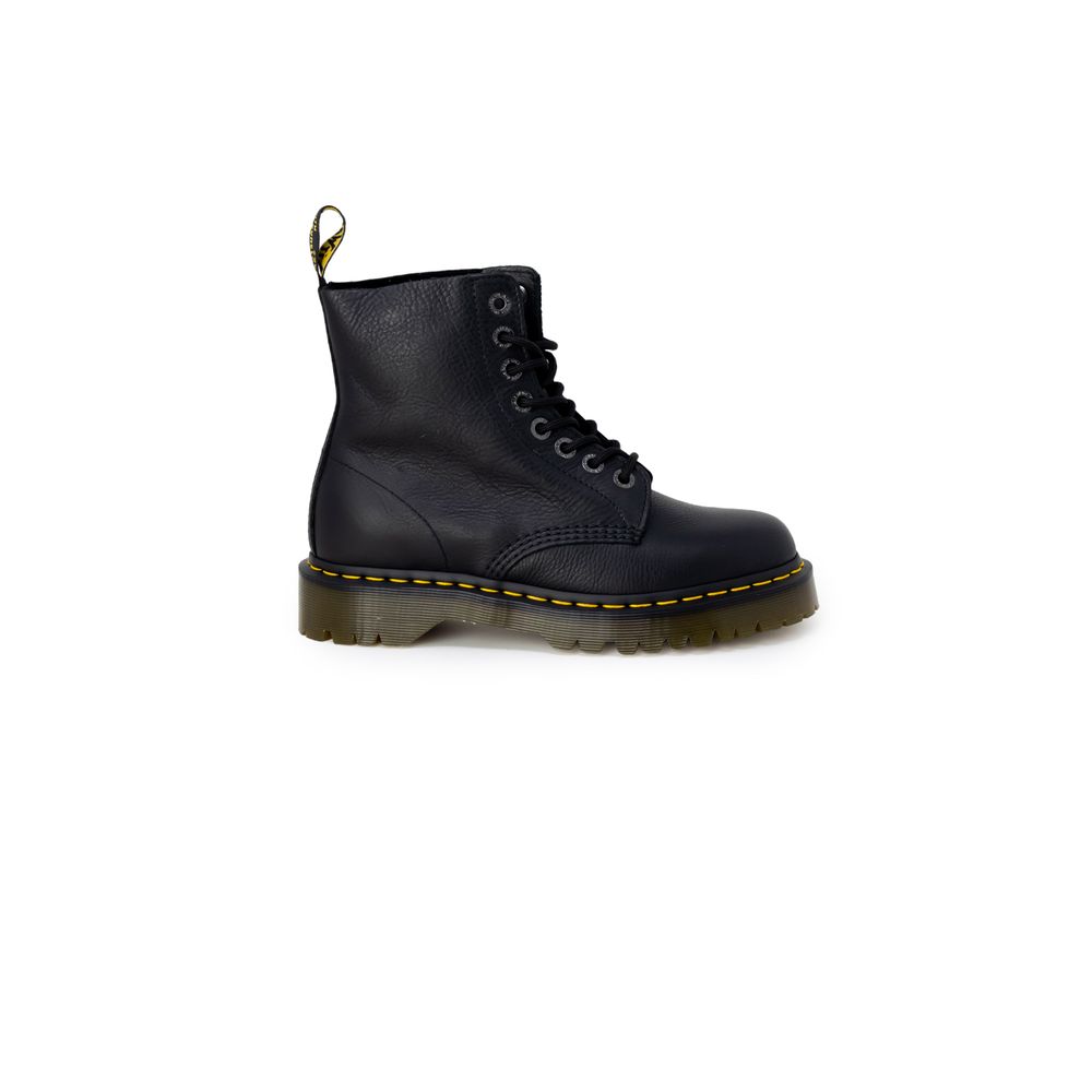 Lace-Up Ankle Boots by Dr. Martens for women in leather black features an dynamic silhouette, showcasing the dynamic Women's Leather Lace-Up Ankle Boots design with its distinctive and elegant .