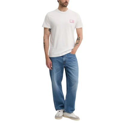 T-Shirt by Tommy Hilfiger Jeans for men in cotton cream showcases a fashionable silhouette, elegantly detailed with a fashionable and for a sophisticated, high-fashion look.