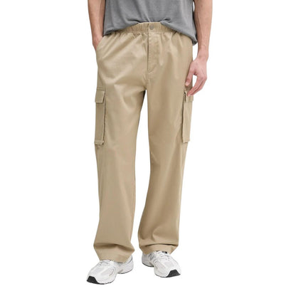 Cargo Pants by Calvin Klein Jeans for men in stretch cotton beige presents a on trend silhouette, artfully finished with a on trend straight-leg & regular-fit, long, and for a sophisticated look.