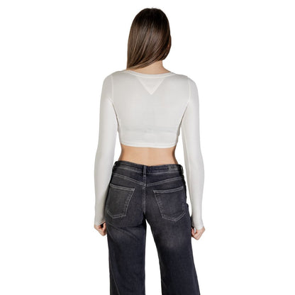 T-Shirt by Tommy Hilfiger Jeans for women in stretch cotton white showcases a fashionable silhouette, elegantly detailed with a fashionable and for a sophisticated, high-fashion look.
