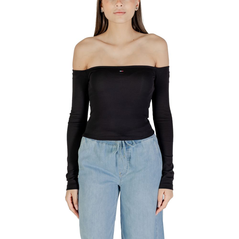 T-Shirt by Tommy Hilfiger Jeans for women in stretch cotton black showcases a chic silhouette, artfully detailed with a chic and long-sleeve for a chic finish.
