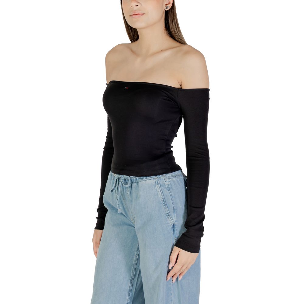T-Shirt by Tommy Hilfiger Jeans for women in stretch cotton black features an edgy silhouette, meticulously detailed with a sophisticated and for a truly edgy finish.