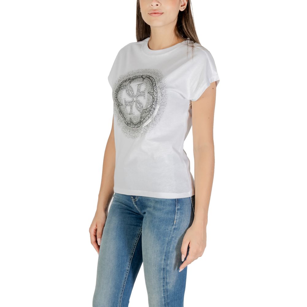 T-Shirt by Guess for women in cotton white features an on trend silhouette, perfectly showcasing a on trend and crew neckline for an elevated aesthetic.