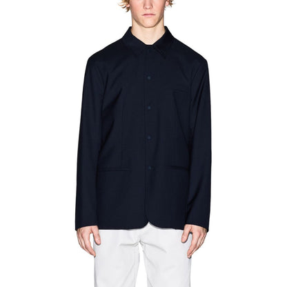 This Blazer by Armani Exchange for men in polyester & viscose black presents a tailored silhouette, meticulously tailored with a tailored and distinctive for a tailored finish.