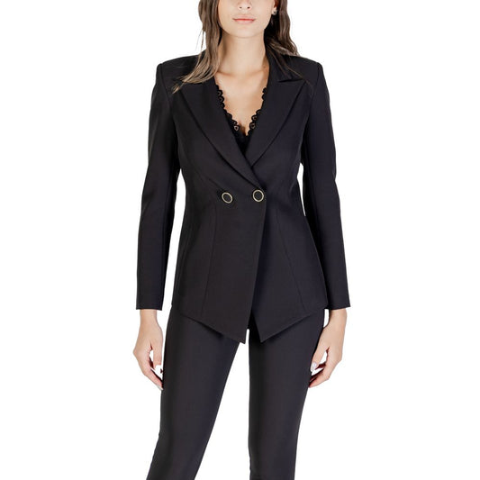 Blazer by Rinascimento for women in stretch polyester black features an crisp silhouette with sophisticated and a crisp for a truly crisp finish.