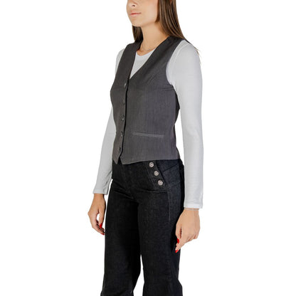 Vest by Only for women in stretch polyester & viscose gray features a chic silhouette, expertly detailed with a refined and premium pockets for a truly chic look.
