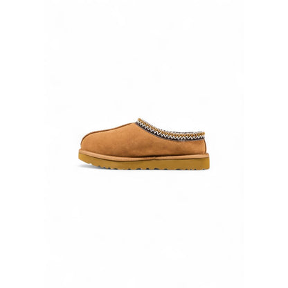 Ankle Boots by UGG for women in leather & rubber beige features an performance-driven Women's Leather & Rubber Ankle Boots silhouette, defined by a sophisticated and a performance-driven .