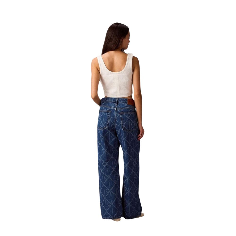 Jeans by Calvin Klein Jeans for women in denim cotton blue features an sartorial relaxed-fit, boyfriend, wide & cropped and cropped with a low rise cut for a sartorial finish.