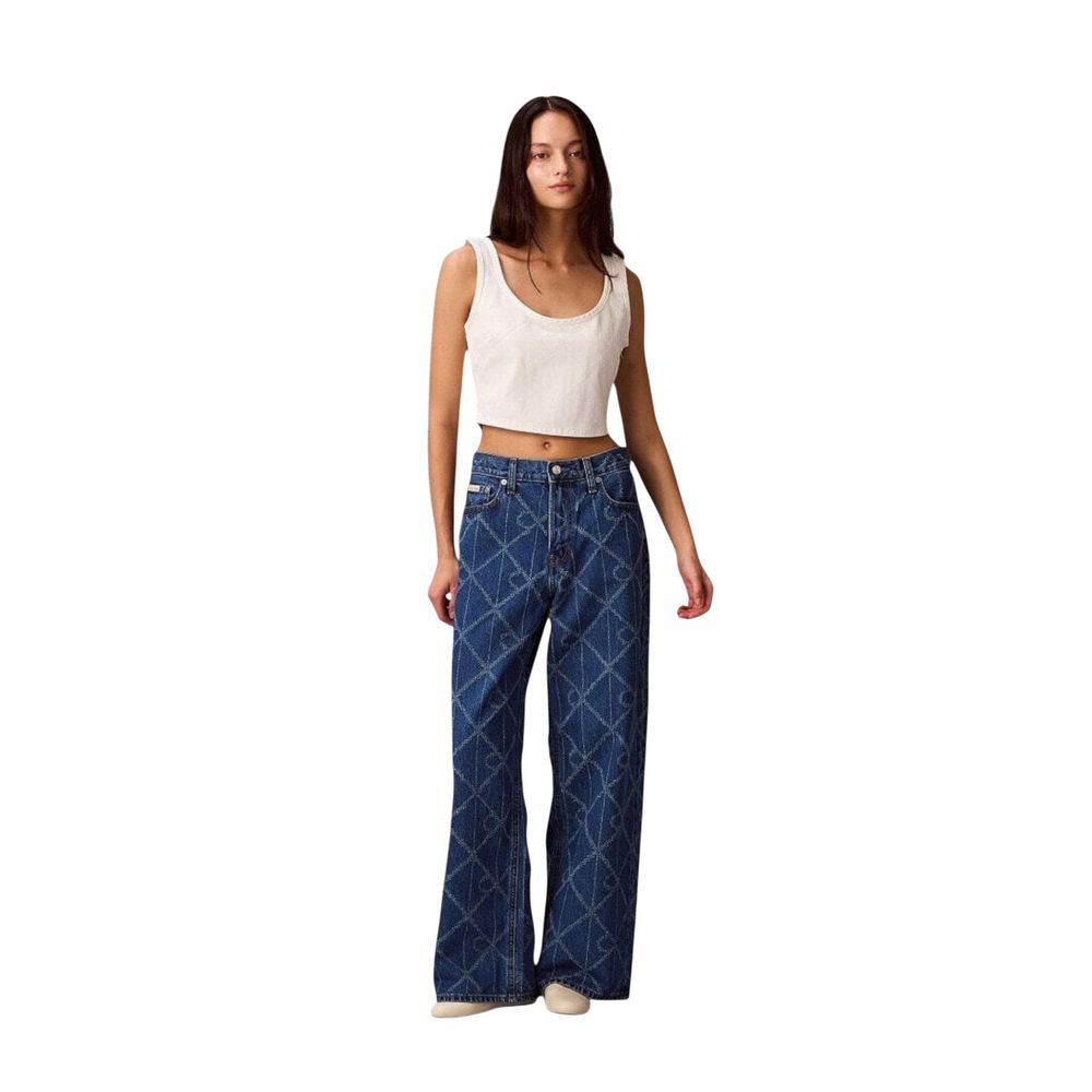 Jeans by Calvin Klein Jeans for women in denim cotton blue features an refined tailoring silhouette, showcasing a premium relaxed-fit, boyfriend, wide & cropped with a low rise and cropped cut for a refined tailoring look.
