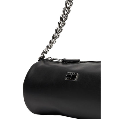 Shoulder Handbag by Tommy Hilfiger Jeans for women in leather black features a refined silhouette, showcasing a secure zipper, organized , and versatile shoulder-strap for a refined finish.