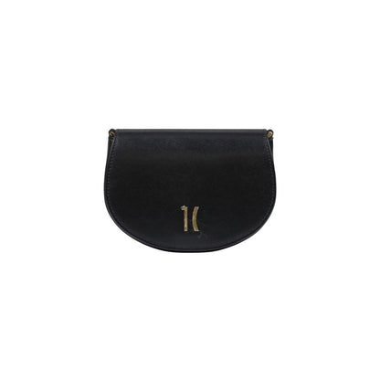 Crossbody-Shoulder Handbag by Alviero Martini Prima Classe for women in leather black features a exquisite silhouette, showcasing a secure and exquisite with versatile crossbody-strap, shoulder-strap & adjustable-strap for a exquisite finish.
