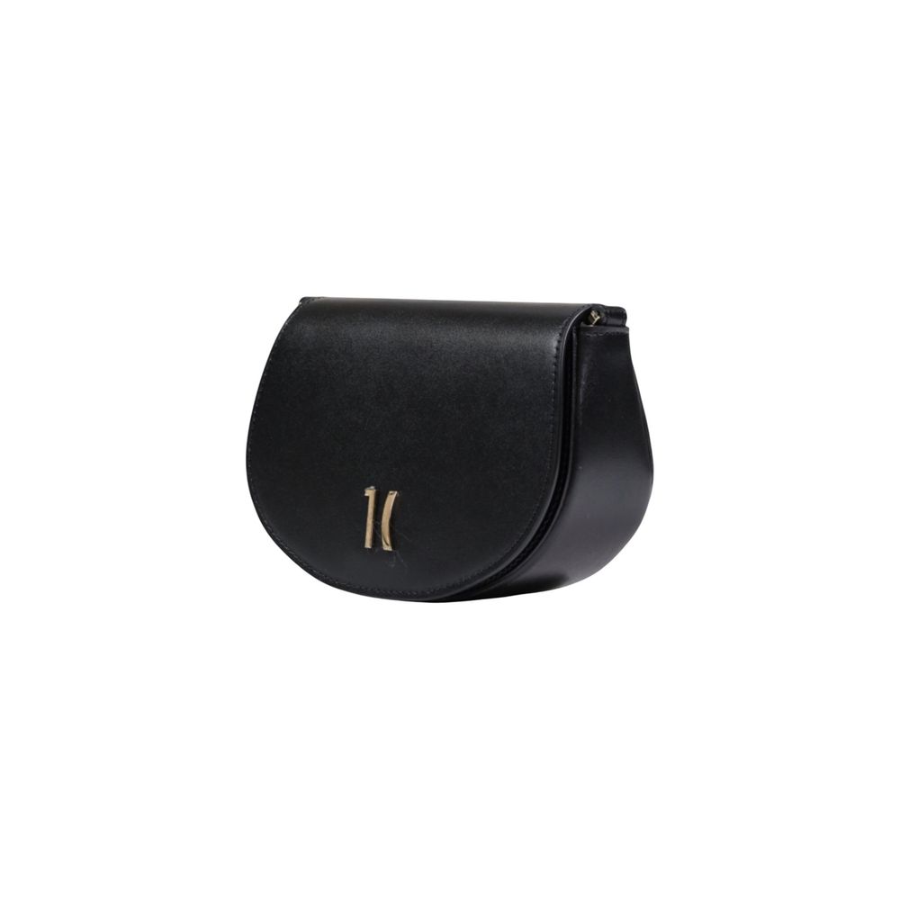 This Crossbody-Shoulder Handbag by Alviero Martini Prima Classe for women in leather and black presents a sculptural silhouette featuring a secure , ample , and versatile crossbody-strap, shoulder-strap & adjustable-strap for a sculptural finish.