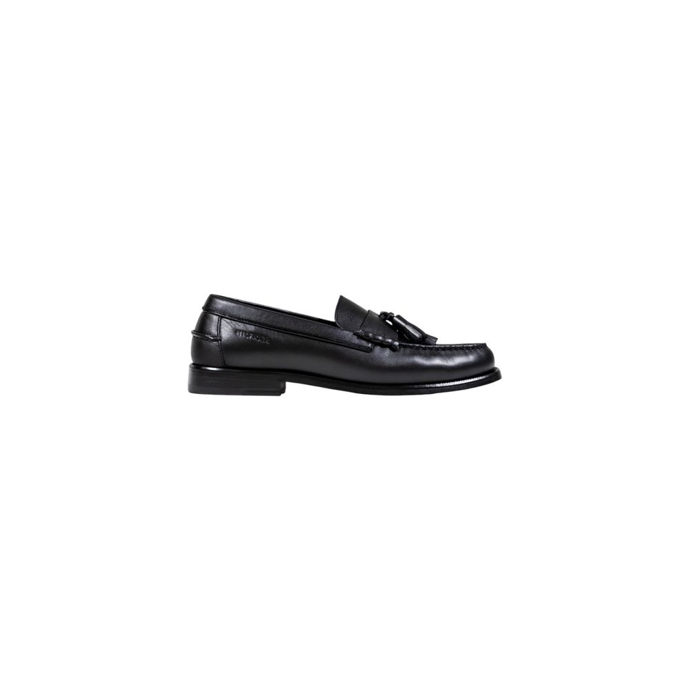 Shoes by Tommy Hilfiger for men in leather black showcases a timeless silhouette as Men's Leather Shoes, artfully designed with a timeless and refined for a timeless finish.