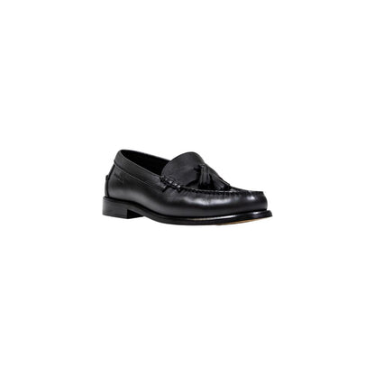 Shoes by Tommy Hilfiger for men in leather black features an timeless silhouette, perfectly showcasing Men's Leather Shoes with its distinct and elegant .