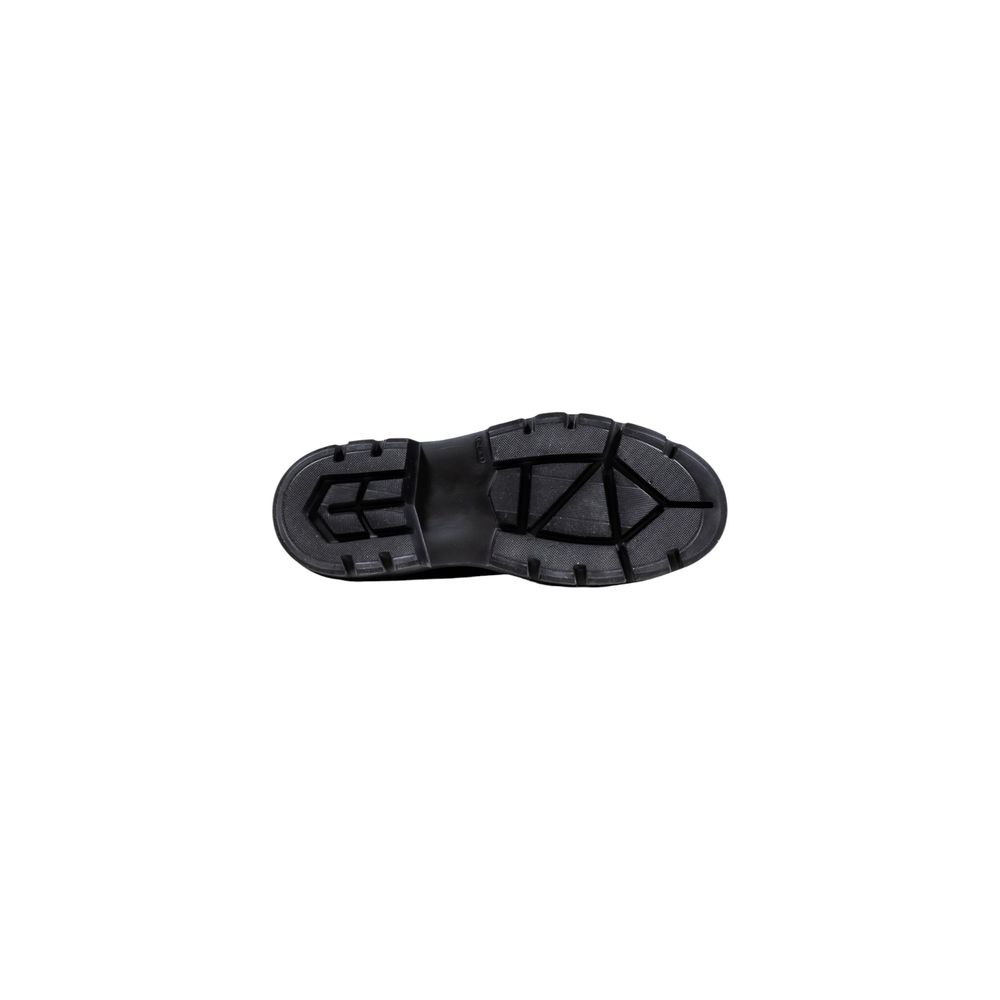 Shoes by Antony Morato for men in leather black features an timeless silhouette, showcasing the Men's Leather Shoes design with an timeless and a for a timeless look.