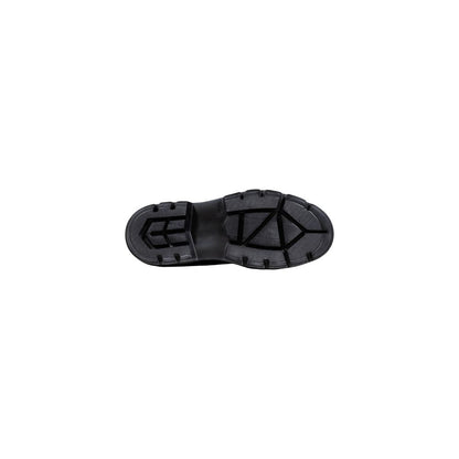 Shoes by Antony Morato for men in leather black features an timeless silhouette, showcasing the Men's Leather Shoes design with an timeless and a for a timeless look.