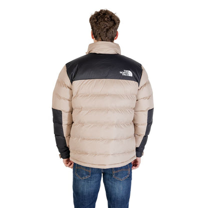 Overcoat by The North Face for men in polyester features a cosy chic silhouette, artfully detailed with a sophisticated and premium insulated & pockets for a cosy chic finish.