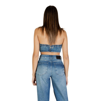 Activewear Top by Colcci for women in denim cotton blue showcases a sporty silhouette, detailed with a sporty strapless neckline and that seamlessly integrates functional .