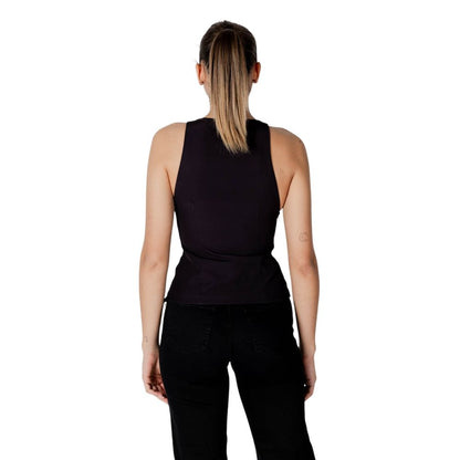 Activewear Top by Desigual for women in stretch polyester black & floral showcases a versatile silhouette, finished with a versatile , , and high-performance for a versatile look.