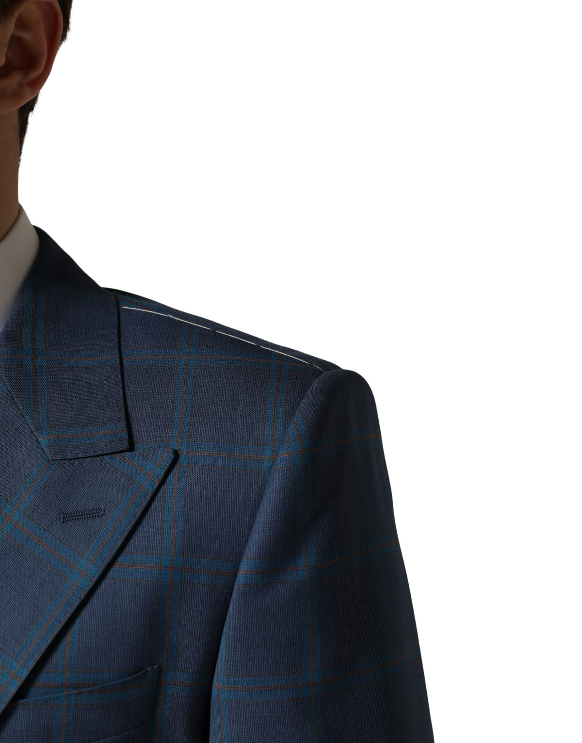 Blazer by Dolce & Gabbana for men in virgin wool viscose & acetate blue & checked showcases a discerning silhouette, elegantly detailed with a sophisticated double-breasted neckline and premium for a truly discerning finish.