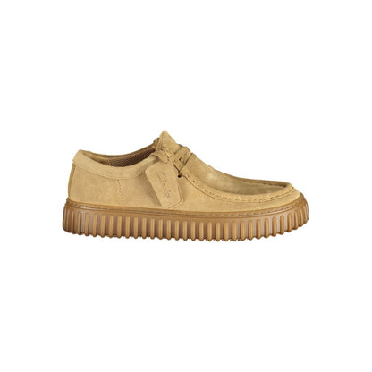 Loafer Loafers Slip-On Lace-Up Shoes by Clarks for men in polyester polyurethane suede leather brown & print features an timeless silhouette, showcasing the Men's Polyester Polyurethane Suede Leather Loafer Loafers Slip-On Lace-Up Shoes design with an timeless and a for a timeless look.