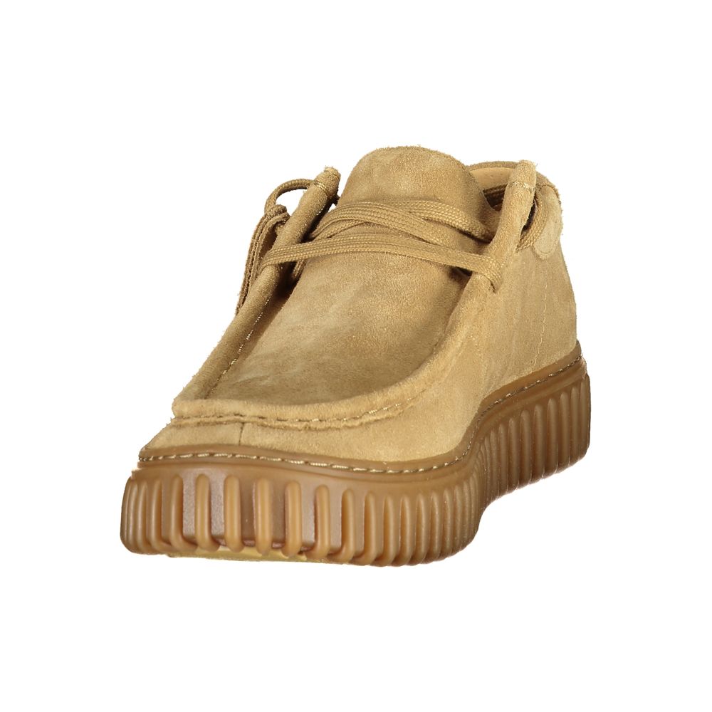 Loafer Loafers Slip-On Lace-Up Shoes by Clarks for men in polyester polyurethane suede leather brown & print showcases a timeless silhouette from the Men's Polyester Polyurethane Suede Leather Loafer Loafers Slip-On Lace-Up Shoes collection, featuring a timeless and for a timeless finish.