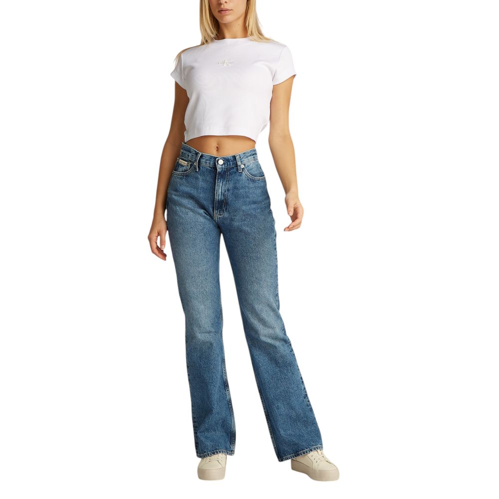 T-Shirt by Calvin Klein Jeans for women in stretch cotton white features an on trend silhouette, perfectly showcasing a on trend and for an elevated aesthetic.