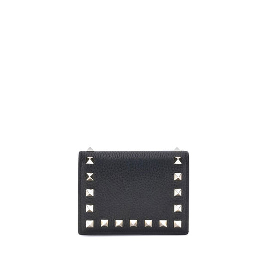 Wallet by Valentino Garavani for women in bos taurus calf leather black showcases a refined silhouette, artfully capturing the essence of the refined Rockstud Bos Taurus Calf Leather Wallet design with functional .