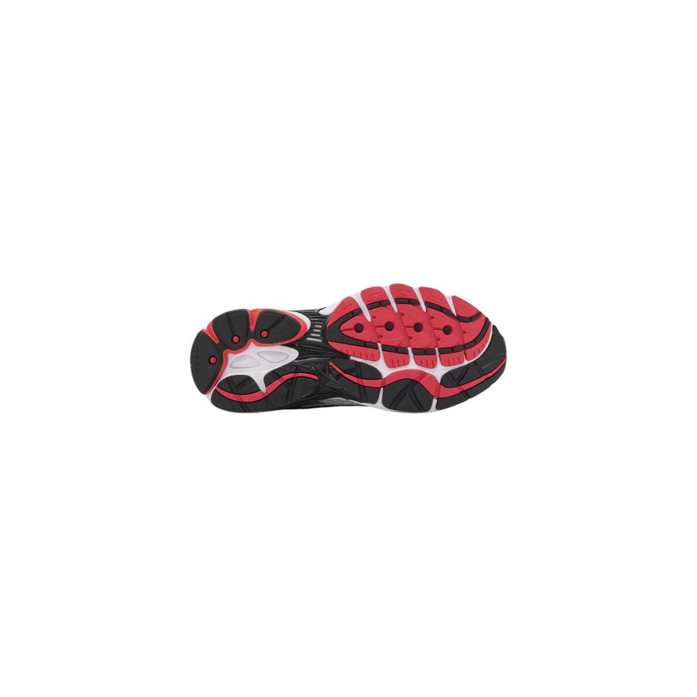 Sneakers by Saucony for men in synthetic textile & mesh features an sumptuous design from the Men's Padded Athletic Synthetic Textile & Mesh Sneakers collection, highlighting a sumptuous athletic style for a premium, high-fashion look.