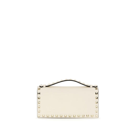Cardholder Wallet by Valentino Garavani for women in bos taurus calf leather beige & signature showcases a refined silhouette, artfully capturing the essence of the refined Rockstud Bos Taurus Calf Leather Cardholder Wallet design with functional card-organization chain.
