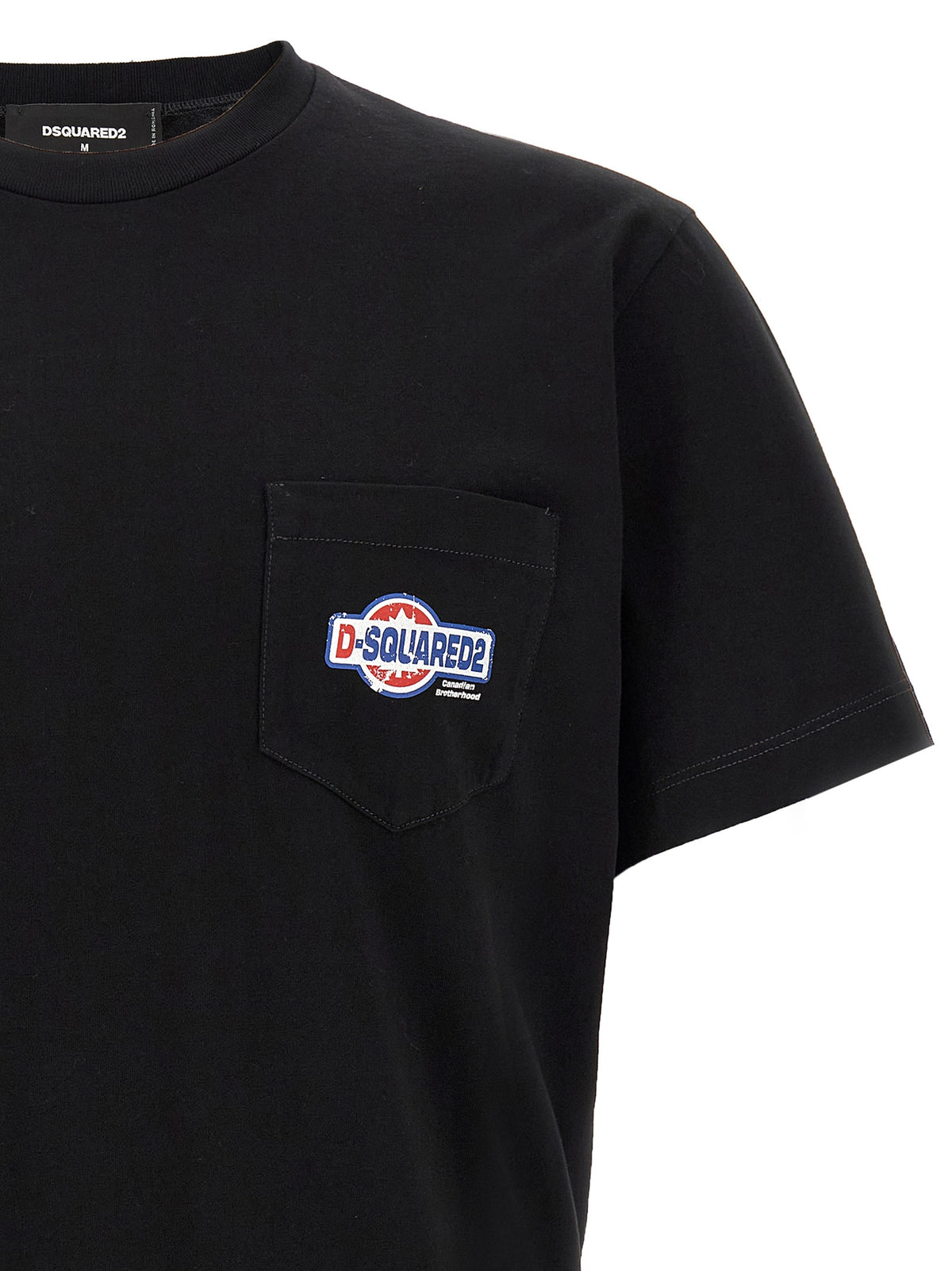 T-Shirt by Dsquared² for men in cotton black & print showcases a dramatic silhouette, elegantly detailed with a dramatic and for a truly dramatic finish.
