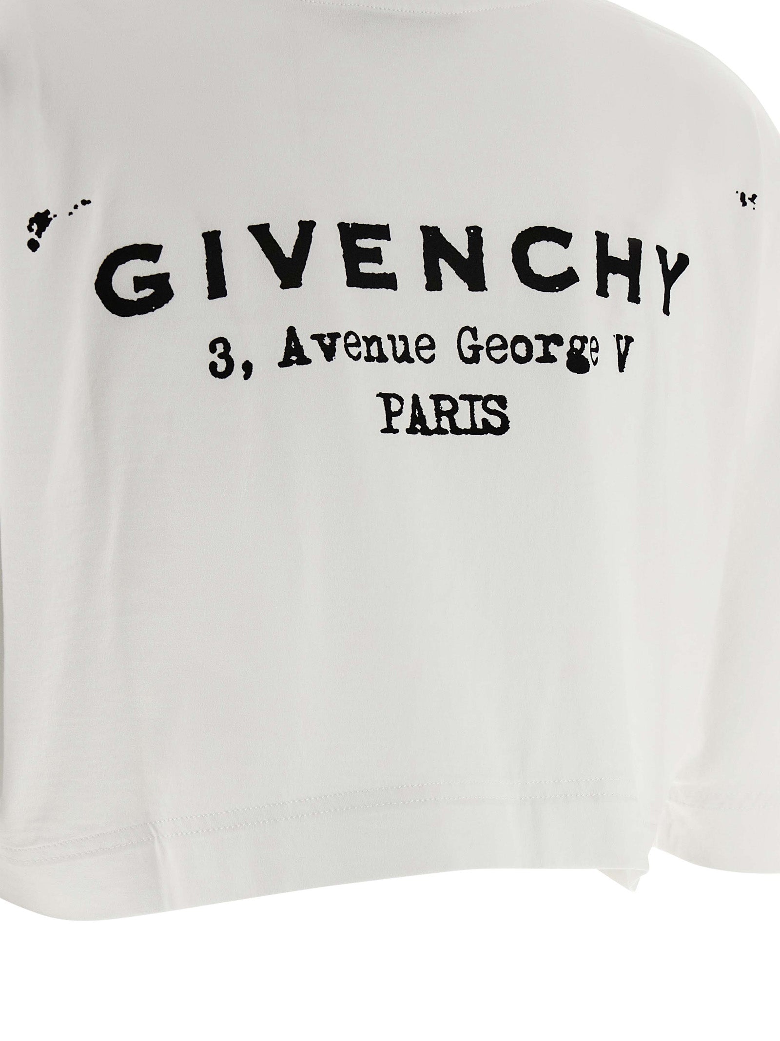 T-Shirt by Givenchy for women in cotton white & print features a plush silhouette, showcasing a sophisticated and for a truly plush finish.